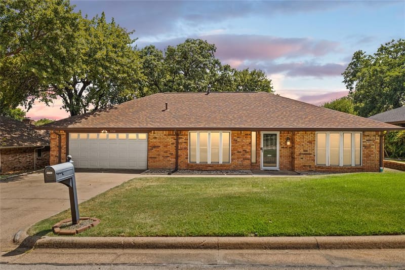 5710 Valley Ridge Court, Arlington TX 76017
