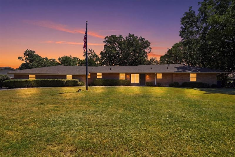 3202 S Country Club Road, Garland TX 75043
