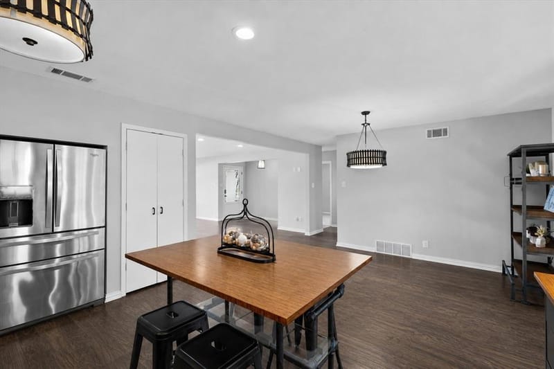 8809 Liptonshire Drive, Dallas TX 75238 - Photo 6