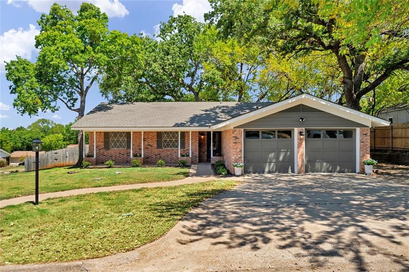 601 State Street, Weatherford TX 76086