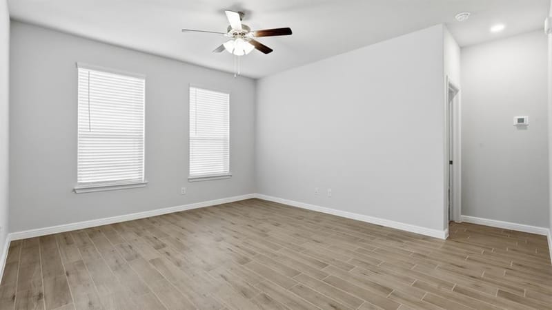 908 PARKVIEW Drive, Cleburne TX 76031 - Photo 7