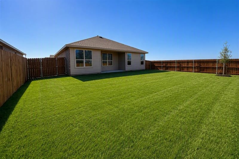 908 PARKVIEW Drive, Cleburne TX 76031 - Photo 19