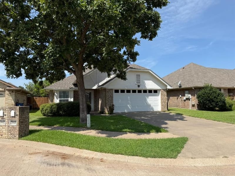 1010 Dawn Court, Granbury TX 76048