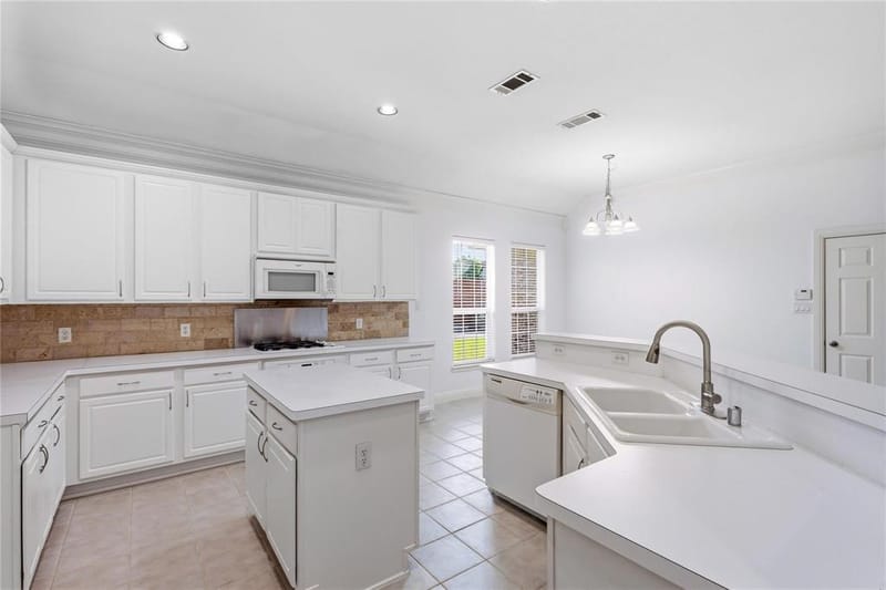 1009 Muir Woods Drive, Allen TX 75002 - Photo 9