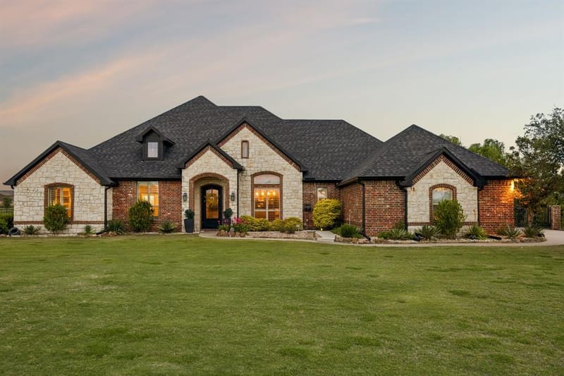 2585 Wincrest Drive, Rockwall TX 75032 - Photo 2