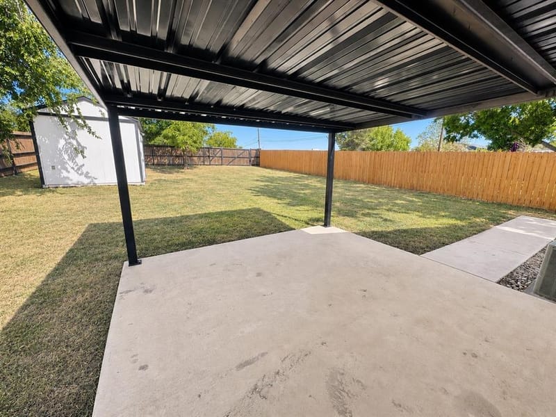 106 Raymond Street, Bowie TX 76230 - Photo 23