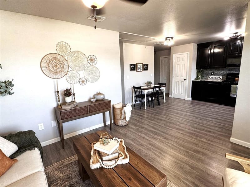 106 Raymond Street, Bowie TX 76230 - Photo 7