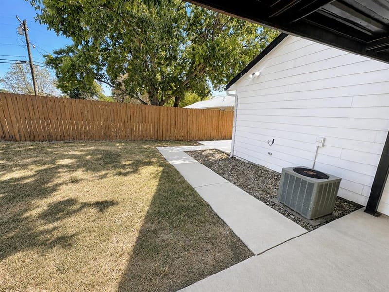 106 Raymond Street, Bowie TX 76230 - Photo 21
