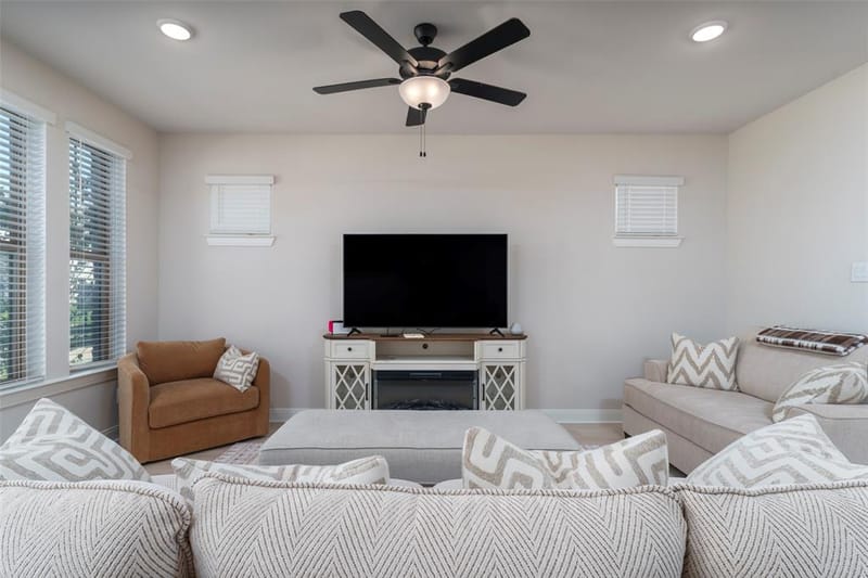 905 Carnation Drive, Crowley TX 76036 - Photo 6