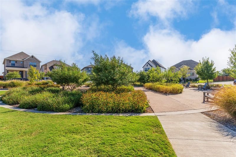 905 Carnation Drive, Crowley TX 76036 - Photo 36