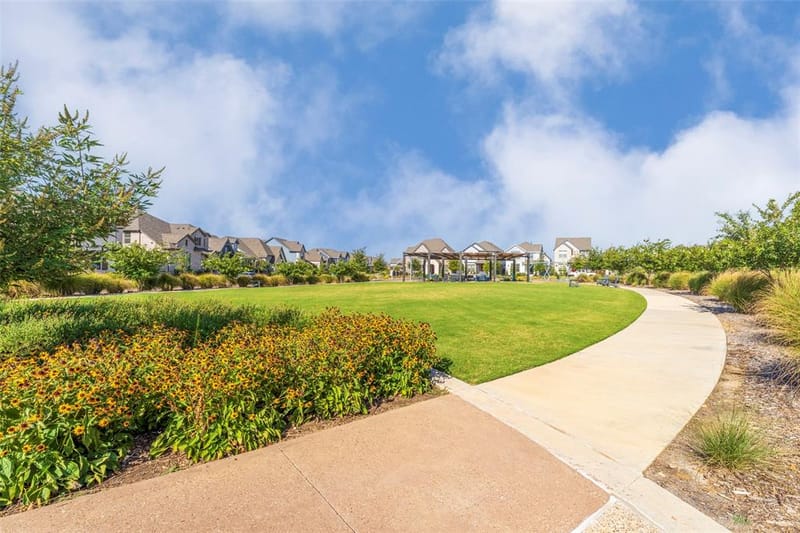 905 Carnation Drive, Crowley TX 76036 - Photo 31