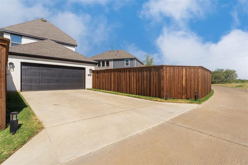 905 Carnation Drive, Crowley TX 76036 - Photo 29