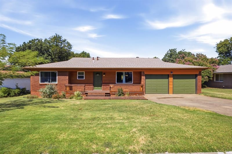 612 Oakwood Drive, Euless TX 76040