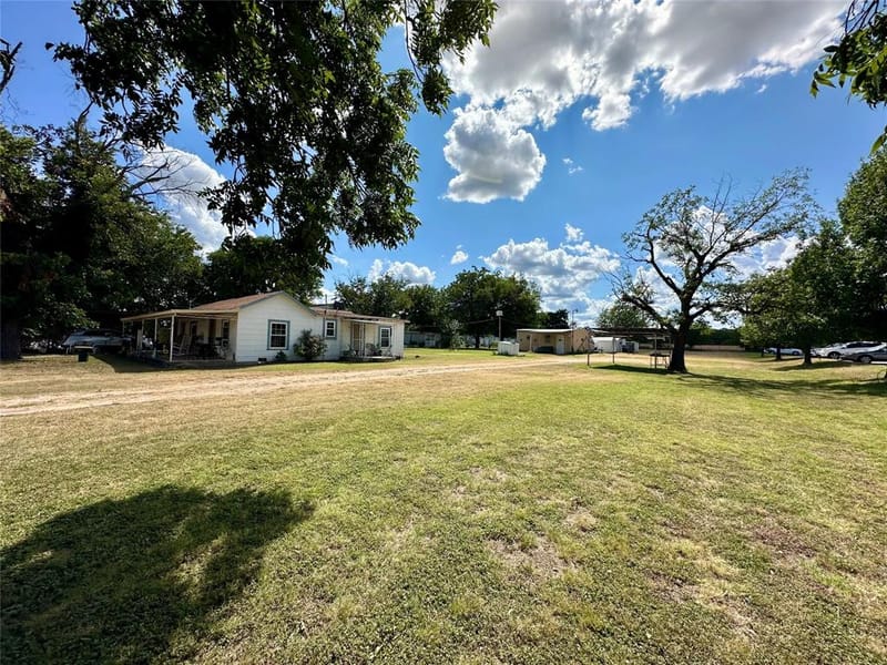 1307 S Austin, Comanche TX 76442 - Photo 2