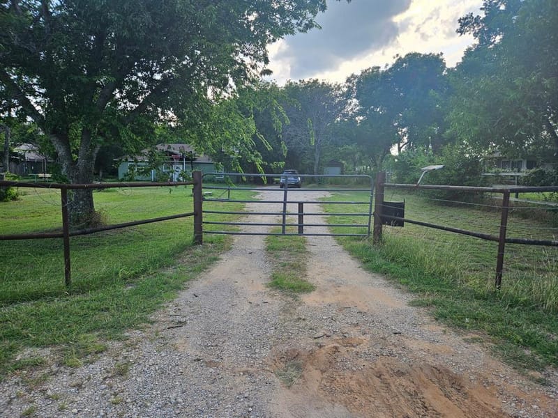 138 County Road 4876, Newark TX 76071 - Photo 6