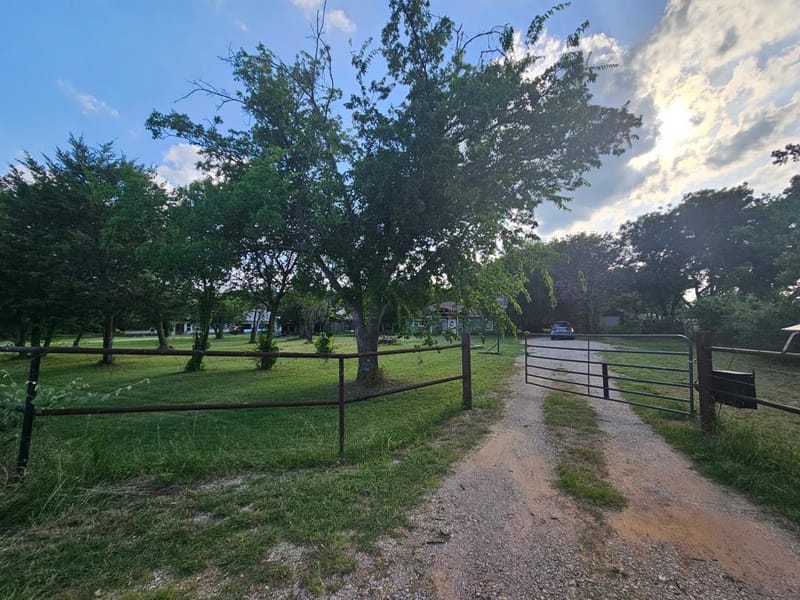 138 County Road 4876, Newark TX 76071