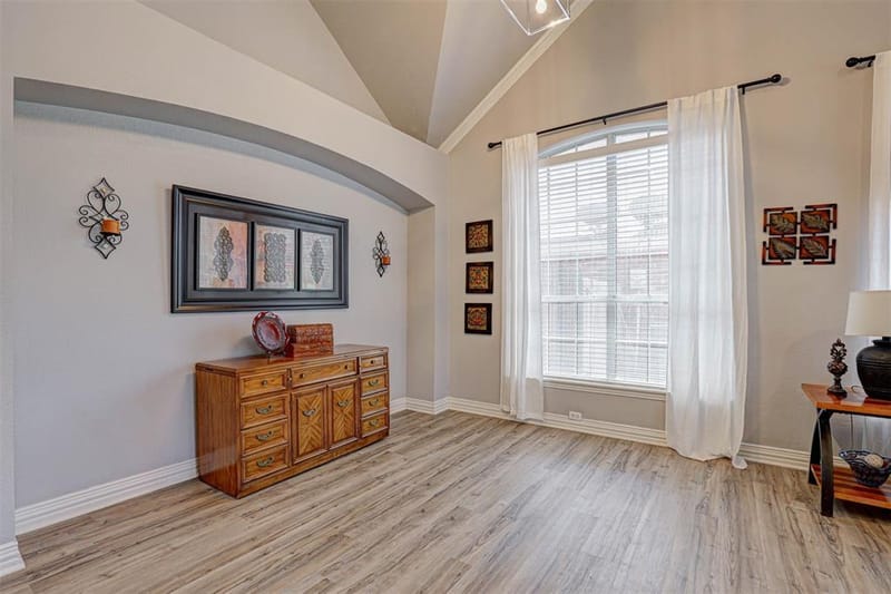 5704 Kelly Court, Haltom City TX 76137 - Photo 6