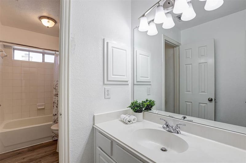 5704 Kelly Court, Haltom City TX 76137 - Photo 32