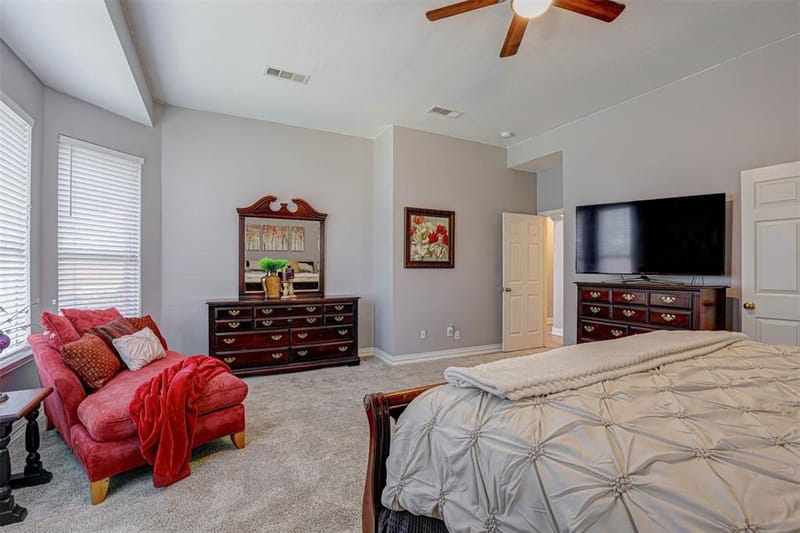 5704 Kelly Court, Haltom City TX 76137 - Photo 19