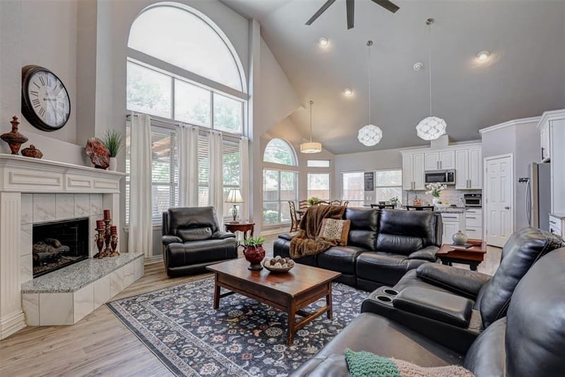 5704 Kelly Court, Haltom City TX 76137 - Photo 8