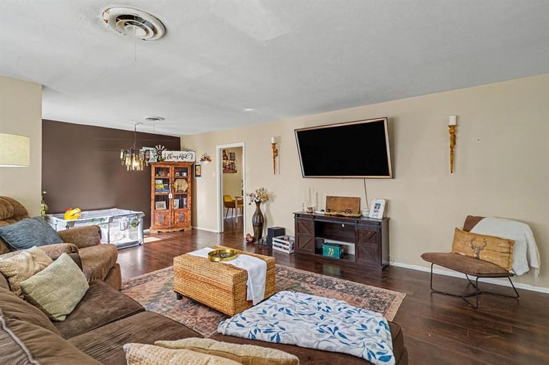1553 Montclair Drive, Fort Worth TX 76103 - Photo 7