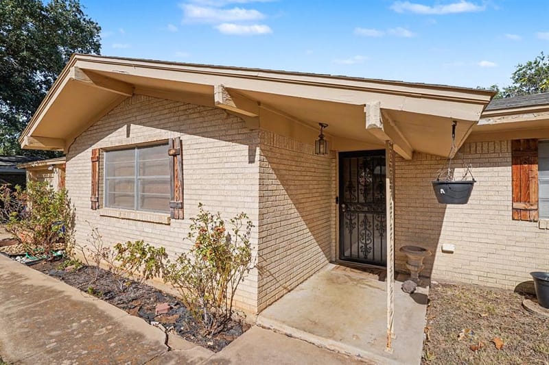 1553 Montclair Drive, Fort Worth TX 76103 - Photo 3