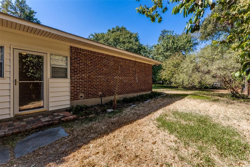 605 S Ravinia Drive, Dallas TX 75211 - Photo 15