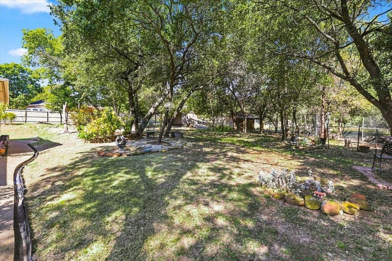 144 Saddle Brook Drive, Hudson Oaks TX 76087 - Photo 33