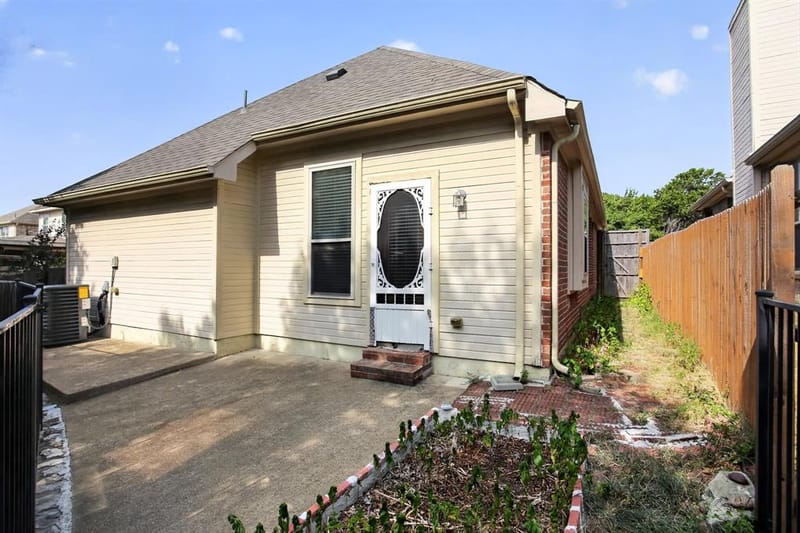 8418 Timberbrook Lane, Dallas TX 75249 - Photo 16