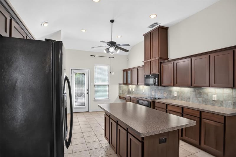 8418 Timberbrook Lane, Dallas TX 75249 - Photo 7