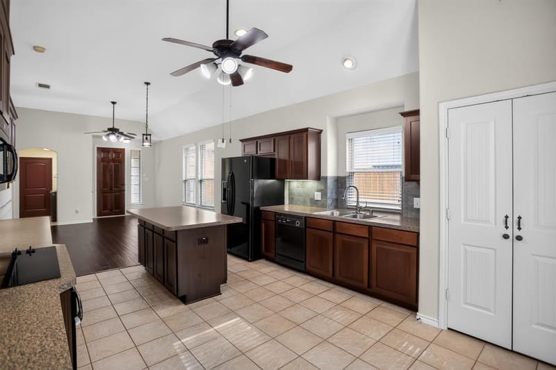 8418 Timberbrook Lane, Dallas TX 75249 - Photo 9