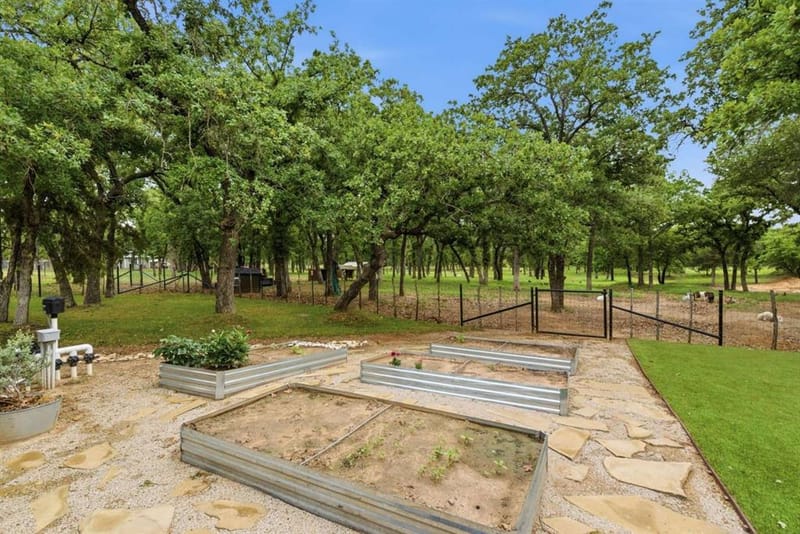 1012 Cheyenne Road, Poolville TX 76487 - Photo 34