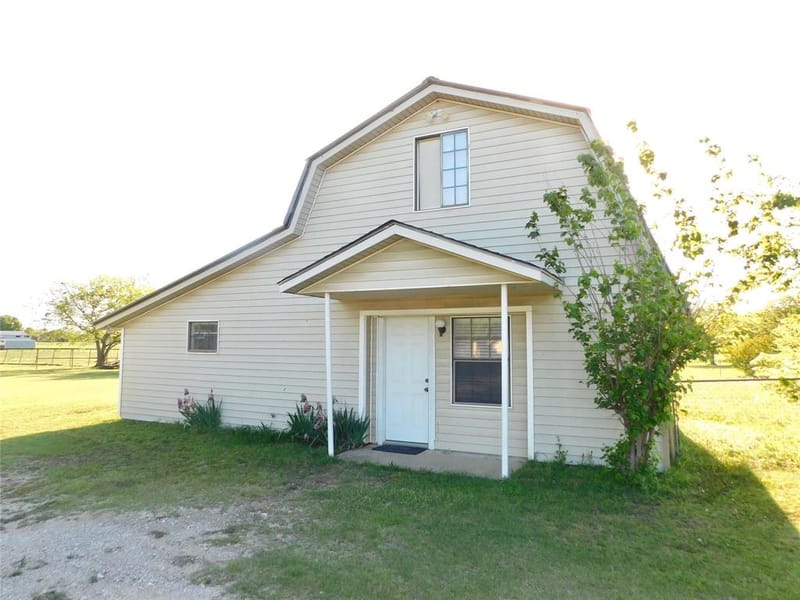 31 Rogers Circle, Krum TX 76249