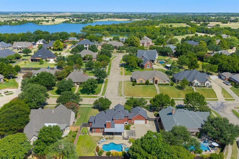 1907 Clearview Drive, Ennis TX 75119 - Photo 3