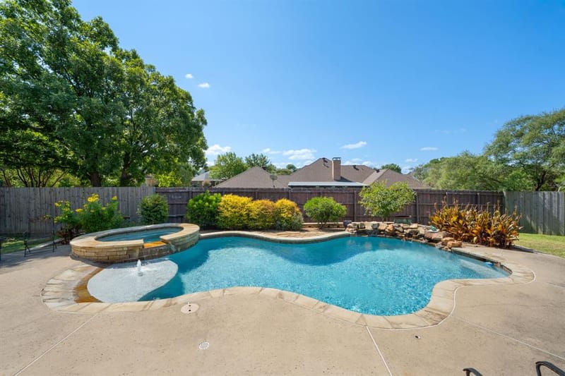 1907 Clearview Drive, Ennis TX 75119 - Photo 9