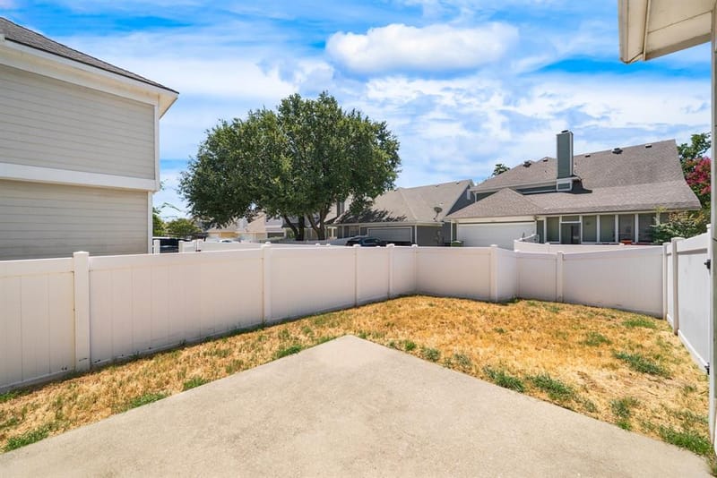 9810 Walnut Hill Drive, Providence Village TX 76227 - Photo 24