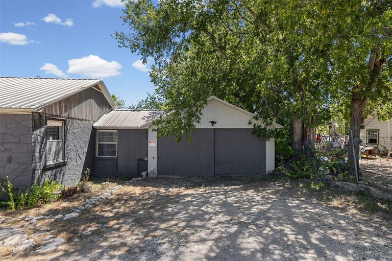 709 Hereford Street, Glen Rose TX 76043 - Photo 3