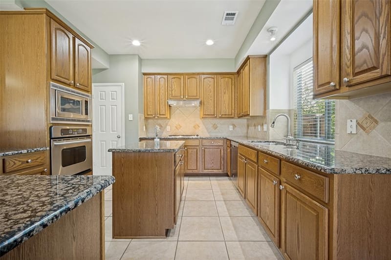 2909 Lighthouse Drive, Denton TX 76210 - Photo 3