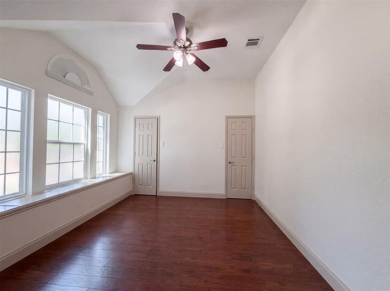 6315 Meadow Glen Drive, Arlington TX 76018 - Photo 13