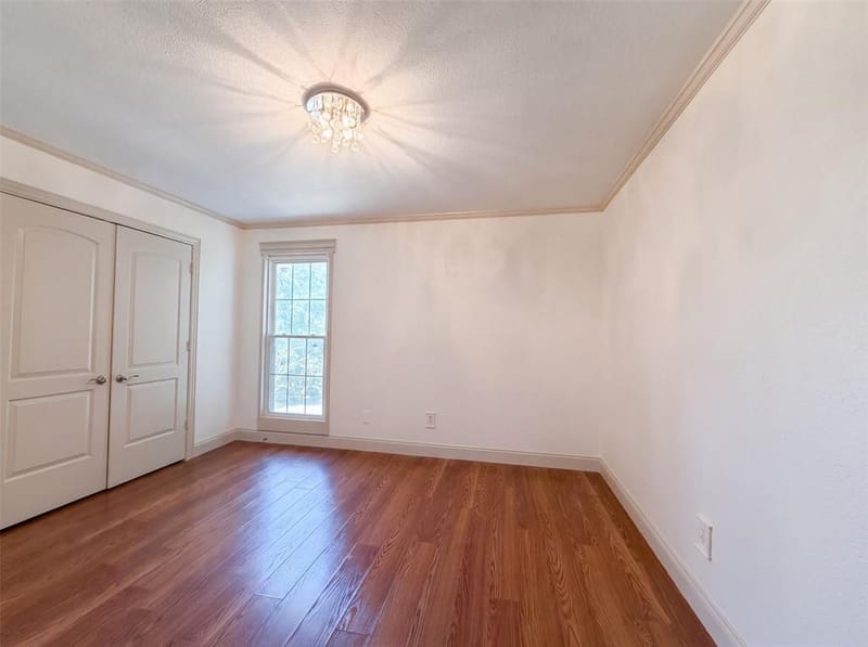 6315 Meadow Glen Drive, Arlington TX 76018 - Photo 12
