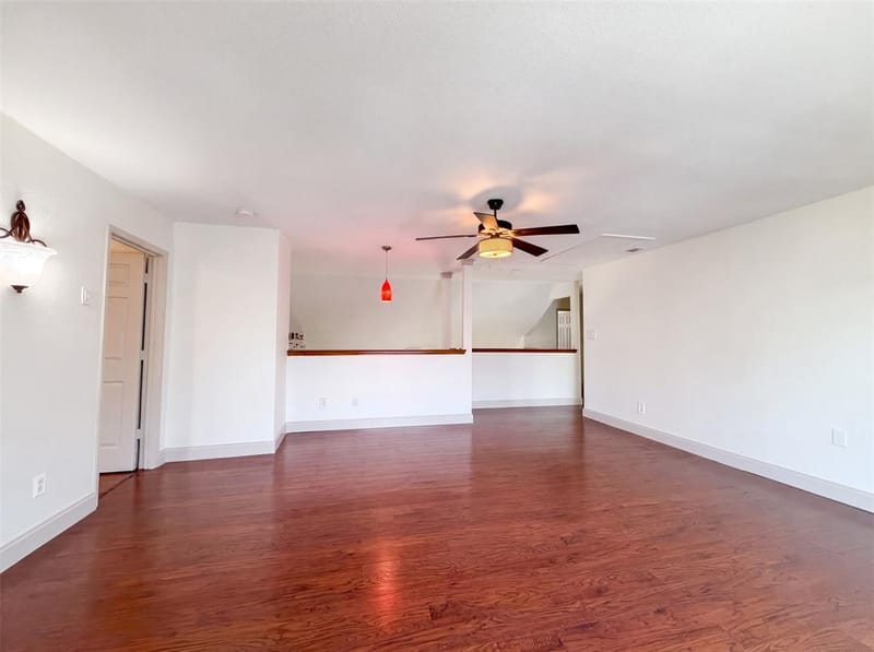 6315 Meadow Glen Drive, Arlington TX 76018 - Photo 9