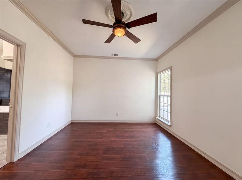6315 Meadow Glen Drive, Arlington TX 76018 - Photo 11