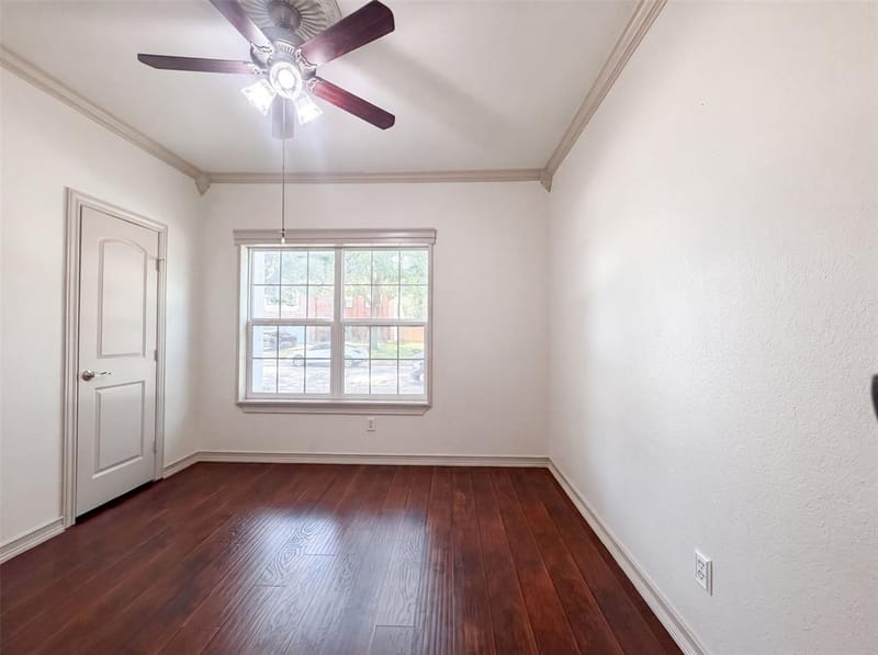 6315 Meadow Glen Drive, Arlington TX 76018 - Photo 4