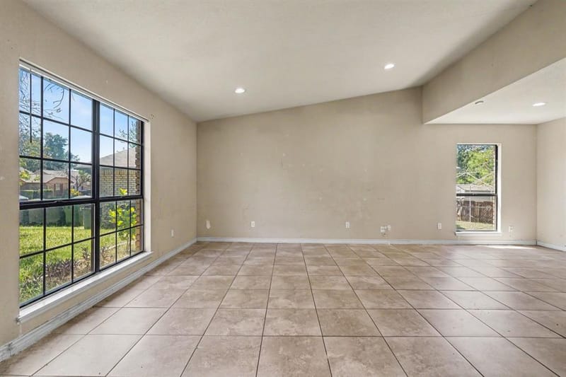 7107 Blackberry Drive, Arlington TX 76016 - Photo 9