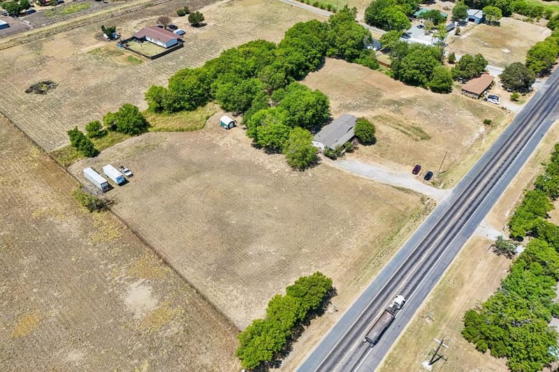 5433 State Highway 160, Whitewright TX 75491 - Photo 5