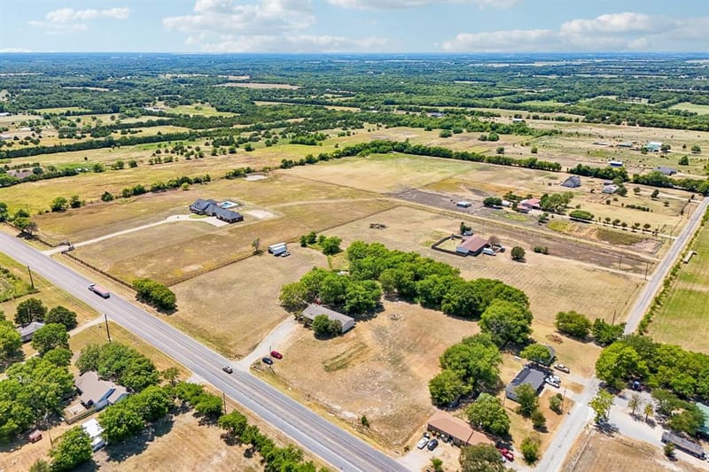 5433 State Highway 160, Whitewright TX 75491 - Photo 9