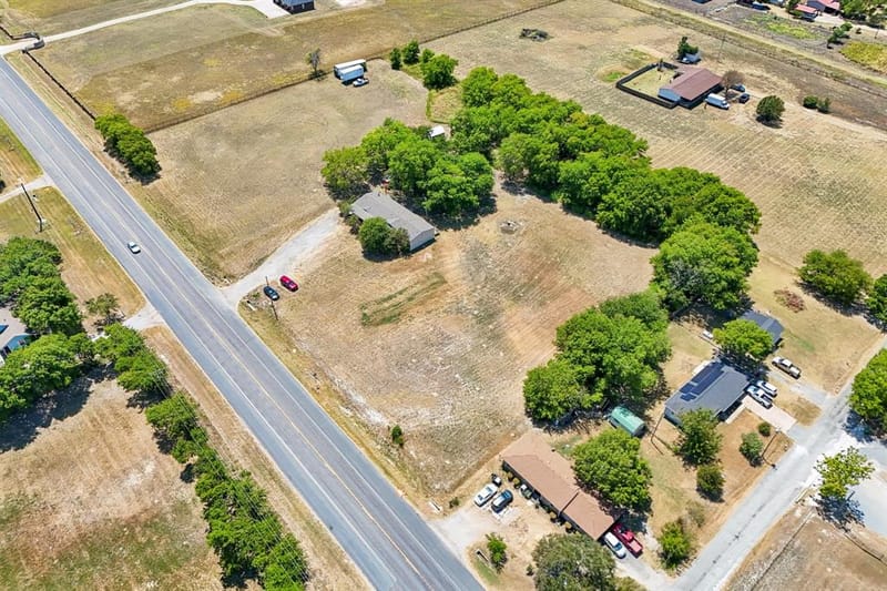 5433 State Highway 160, Whitewright TX 75491 - Photo 10