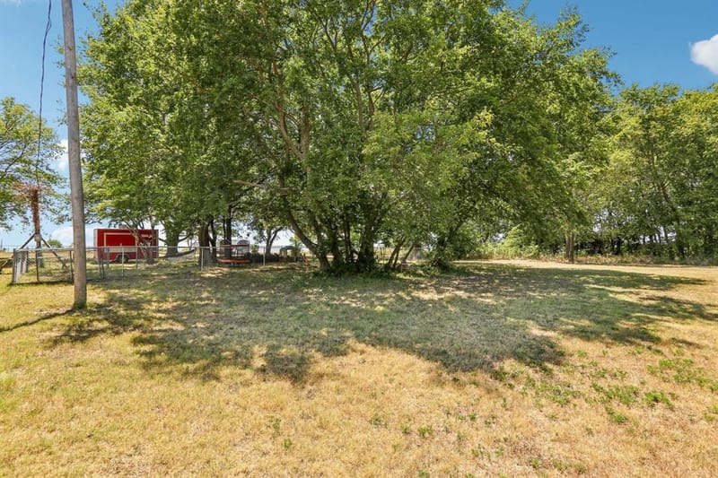 5433 State Highway 160, Whitewright TX 75491 - Photo 33