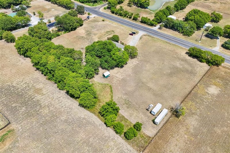 5433 State Highway 160, Whitewright TX 75491 - Photo 15