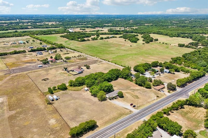 5433 State Highway 160, Whitewright TX 75491 - Photo 8